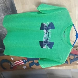 Under Armour YLG green T-shirt